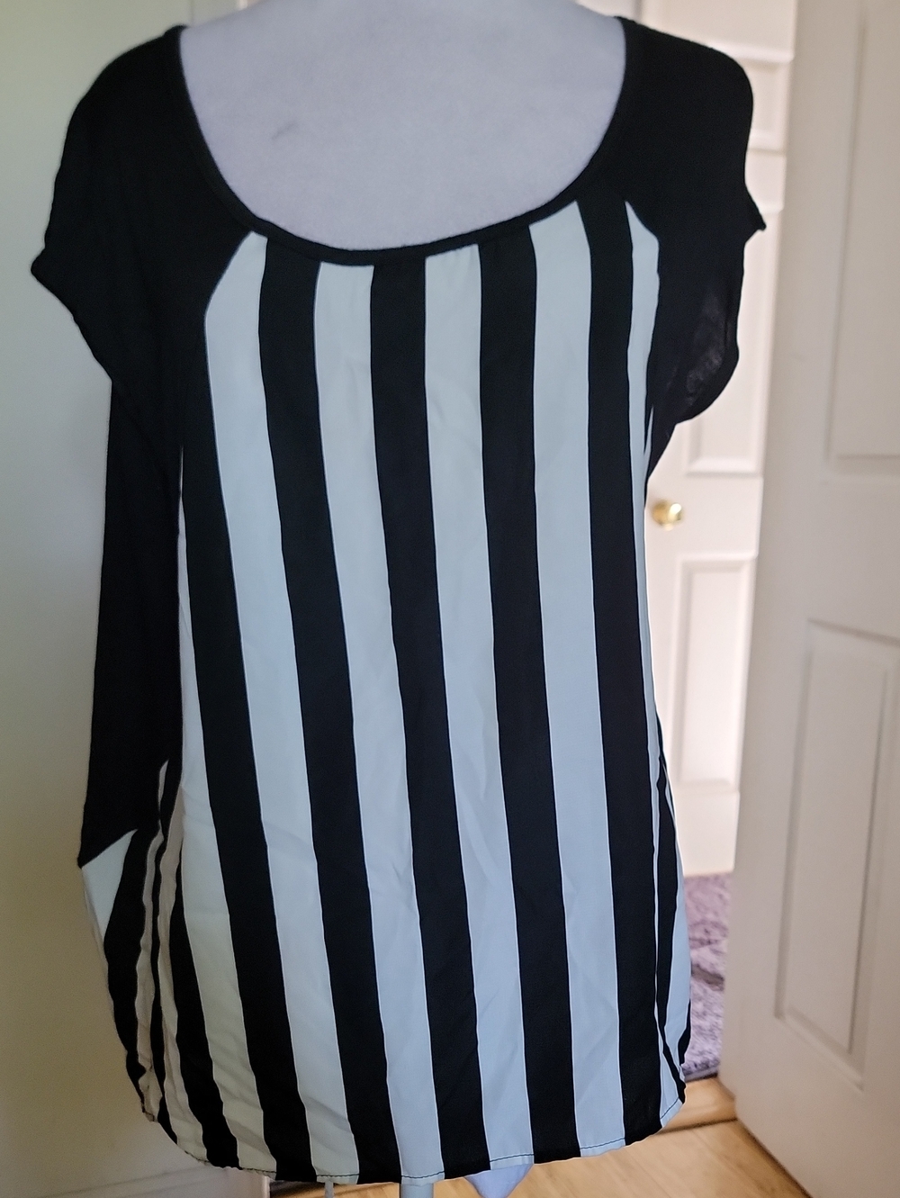 Hearts Med Black & White Striped Women's Top